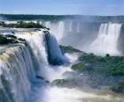 Великий водопад с многочисленными водоп&amp;#1072